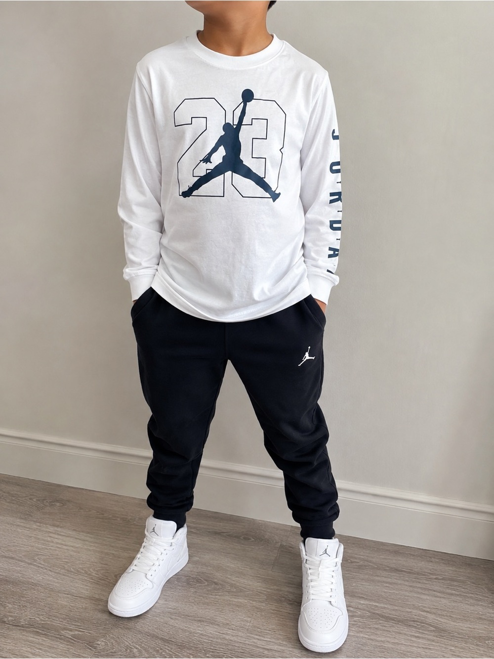 Jordan Air Jordan White Long Sleeve Graphic Crew Neck T-Shirt Size M